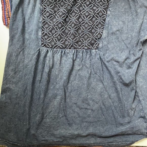 Blue Pattern Top - Picture 6 of 6